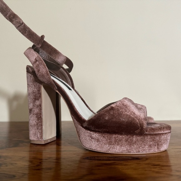 French Connection Women's Brown Taryn Platform Peep Toe Pump 6.5 - Picture 1 of 9